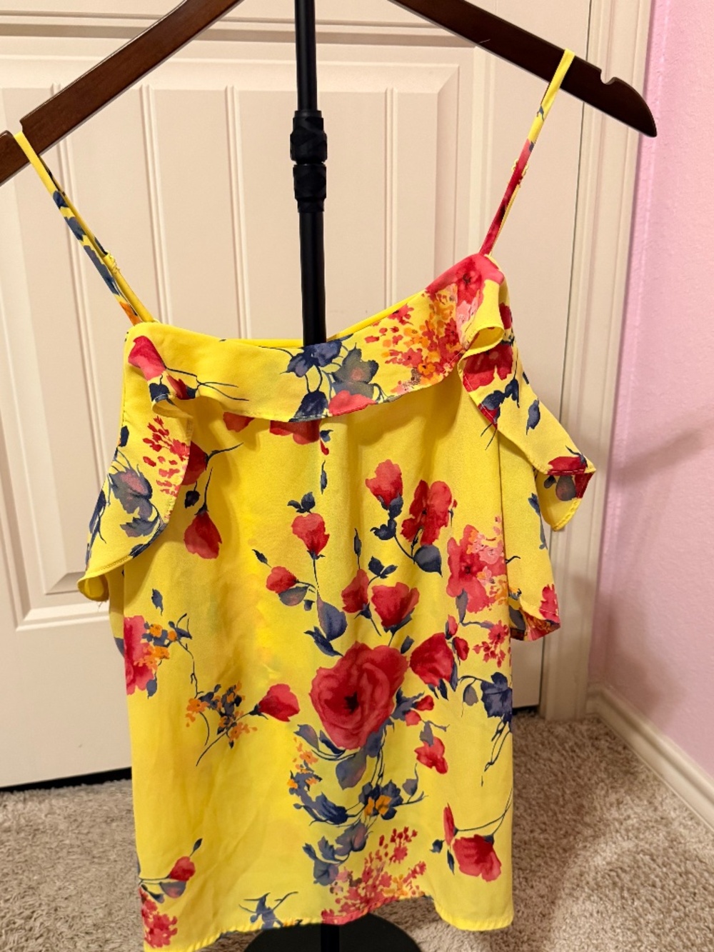 SKIES ARE BLUE Heidi Cold Shoulder Ruffle Floral Top Size Small